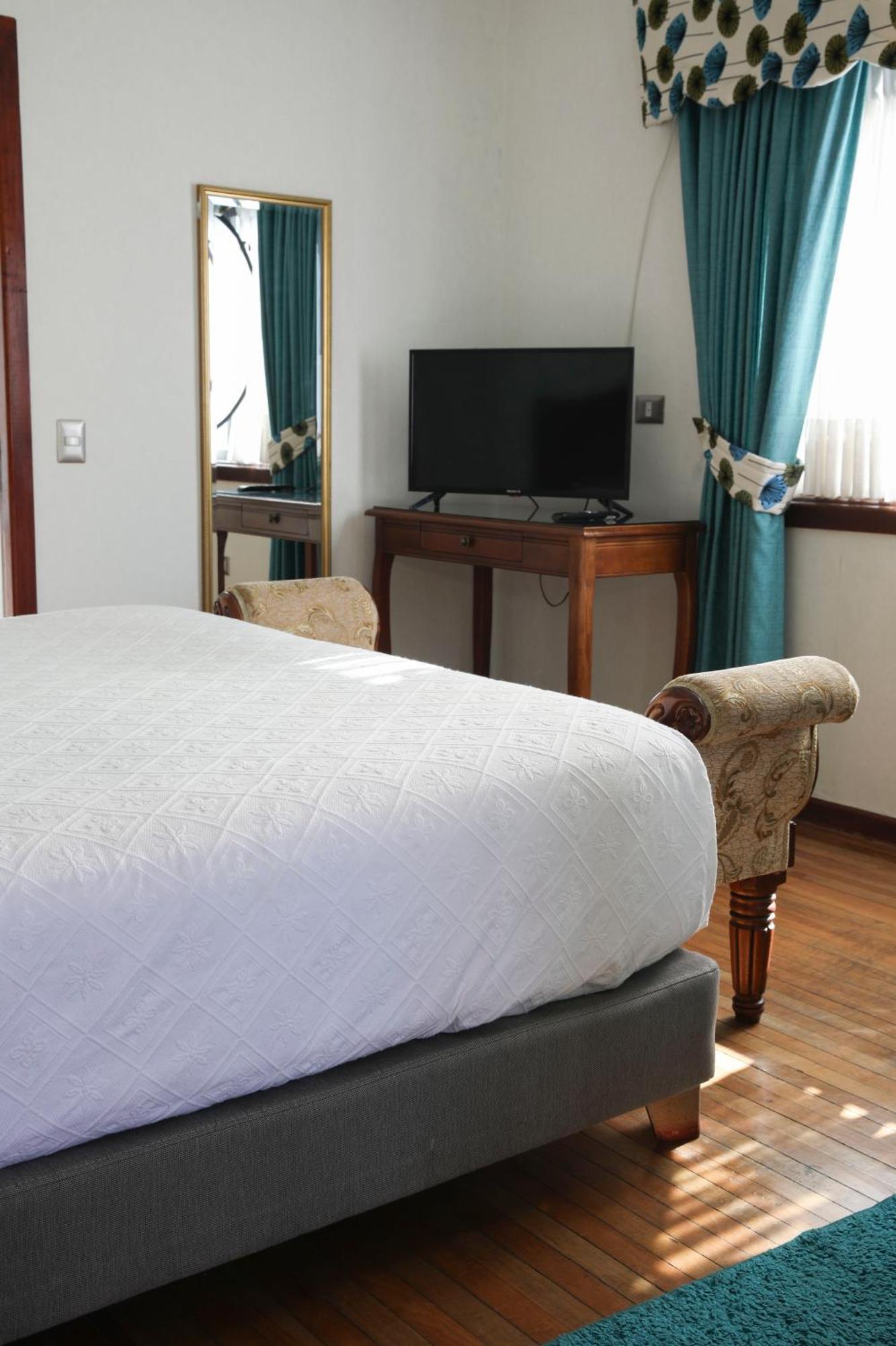 Vista Velero 3*